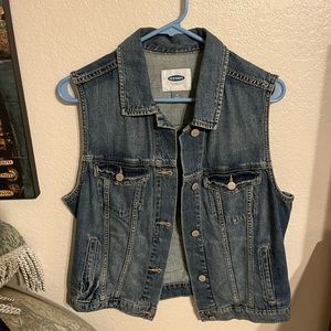 Old navy denim vest. Size M